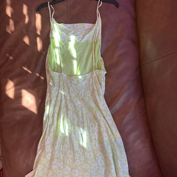 Summer fitting dress - Picture 2 of 3